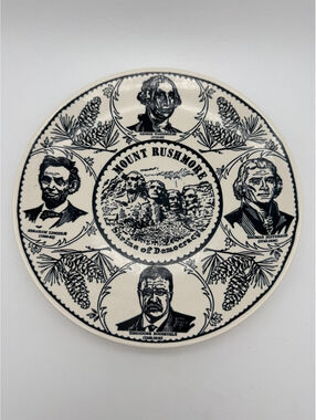 Vintage Mount Rushmore Decorative Plate Featuring US Presidents